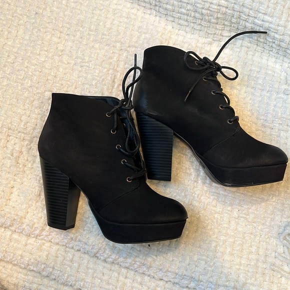 Chunky heel boots - Picture 1 of 4